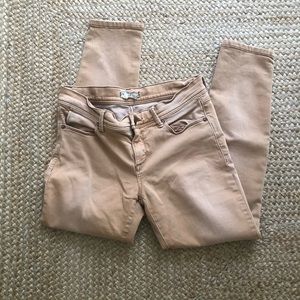NEUTRAL FREE PEOPLE JEANS